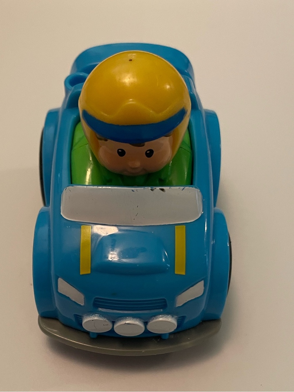 Fisher Price Little People Wheelies Blue Race Car Man Yellow Helmet Vehicle Boy